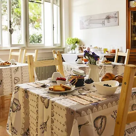Gli Oleandri Bed & Breakfast *